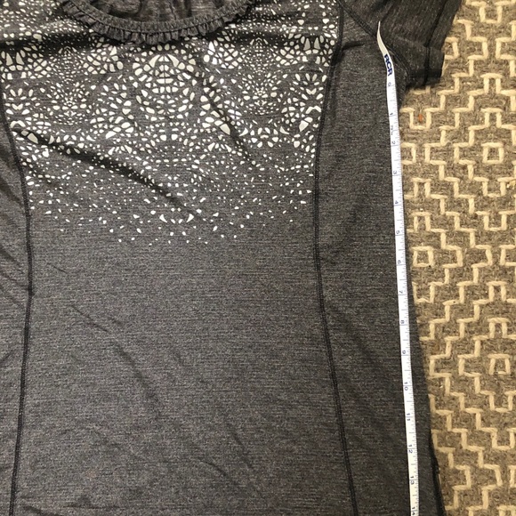 Lululemon Run Wild tee - Picture 9 of 14